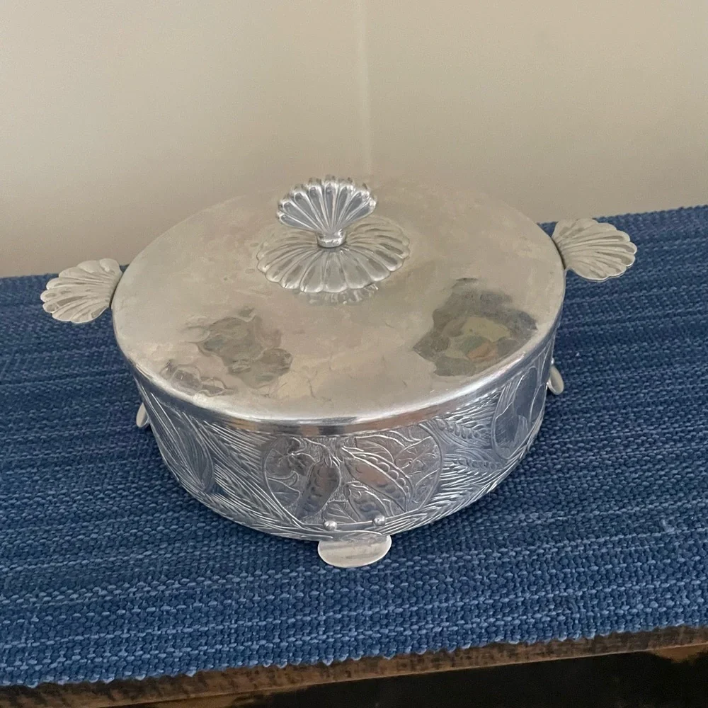 Rare, Vintage Crown Forged Aluminum Casserole Holder with Pyrex Dish